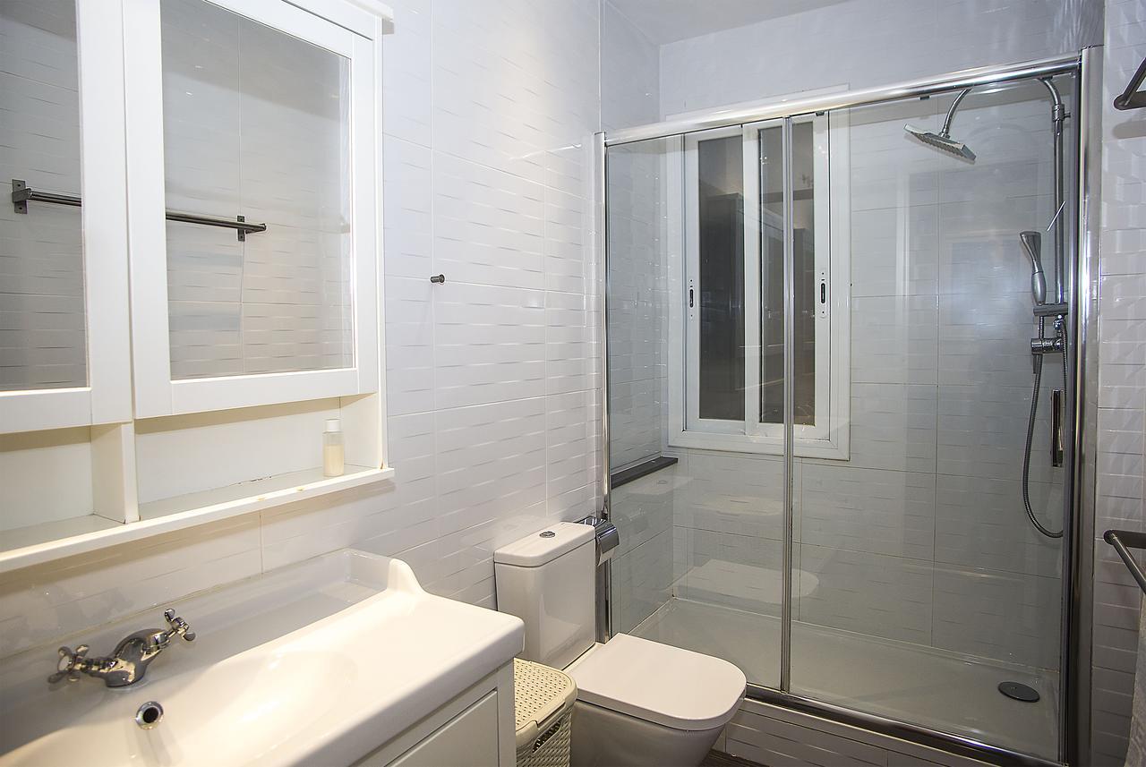 Mai & Maud Paralel Apartment Барселона Экстерьер фото
