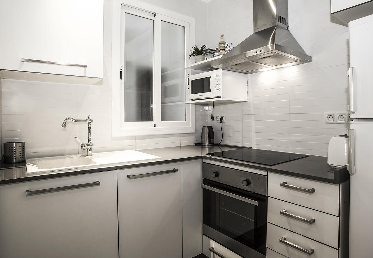 Mai & Maud Paralel Apartment Барселона Экстерьер фото